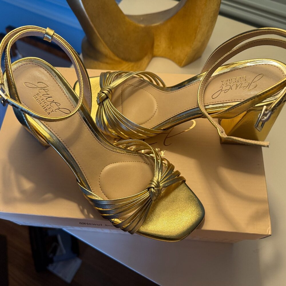 Jewel Badgley Mischka Nariah Ankle Strap Sandal Color GOLD LEATHER Size  7